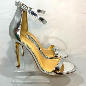 Silver heels, cute fashion, size 6.5
